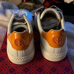 NiB women’s Tory Burch Howell court tennis shoes size 7.5